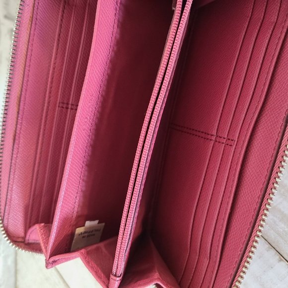Coach Pebble Leather Zipper Accordian Wallet Embossed Pink C Logo Metal Plaque - Picture 8 of 8